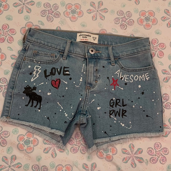 ✨NEVER WORN✨ super cute, kids 11/12 jean shorts! - Picture 1 of 3